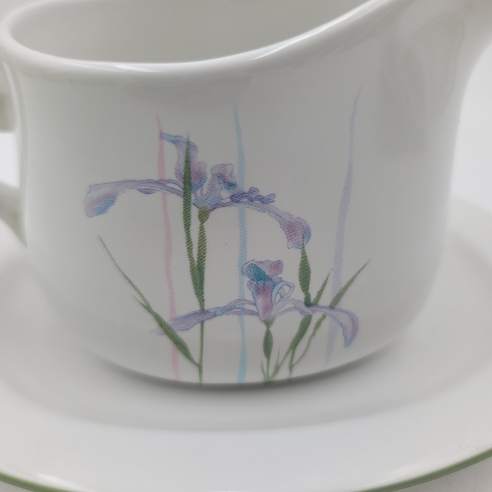 Corelle Coordinates Shadow Iris Gravy Boat and Underplate Stoneware Set White